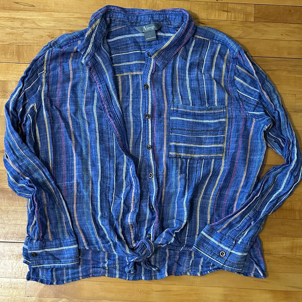 Natural Reflections Blue and White Striped Button Down Tie Top | L